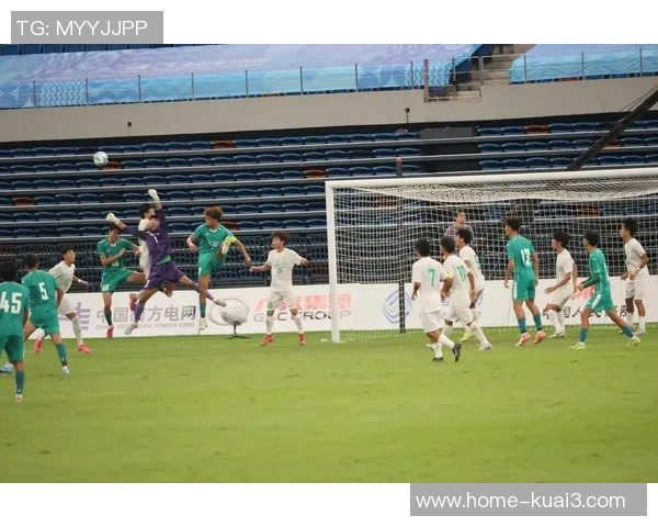 巴拉圭与澳洲U18青年队激战正酣谁能在友谊赛中胜出